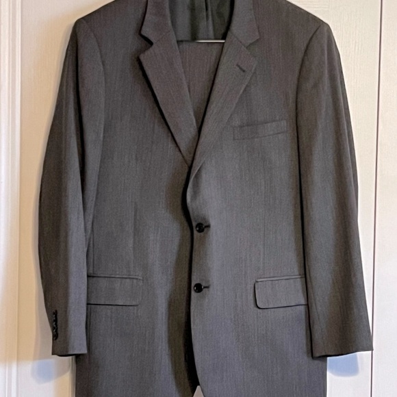 Jos A. Bank Men's Gray Suit - Picture 2 of 5